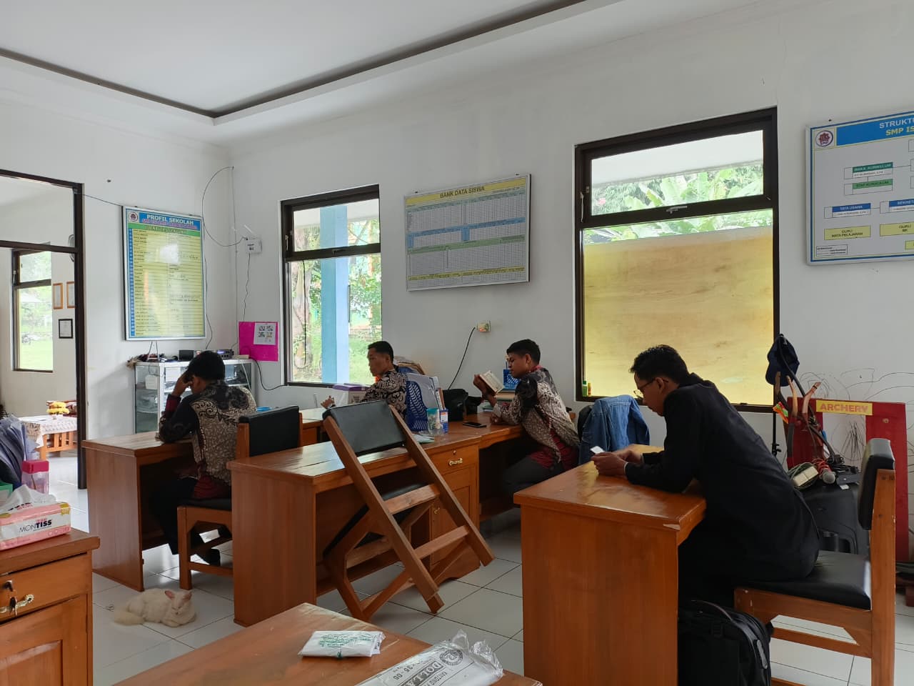 Kegiatan Upacara Gabungan Rutin SD-SMP-SMA Islamic Leader School